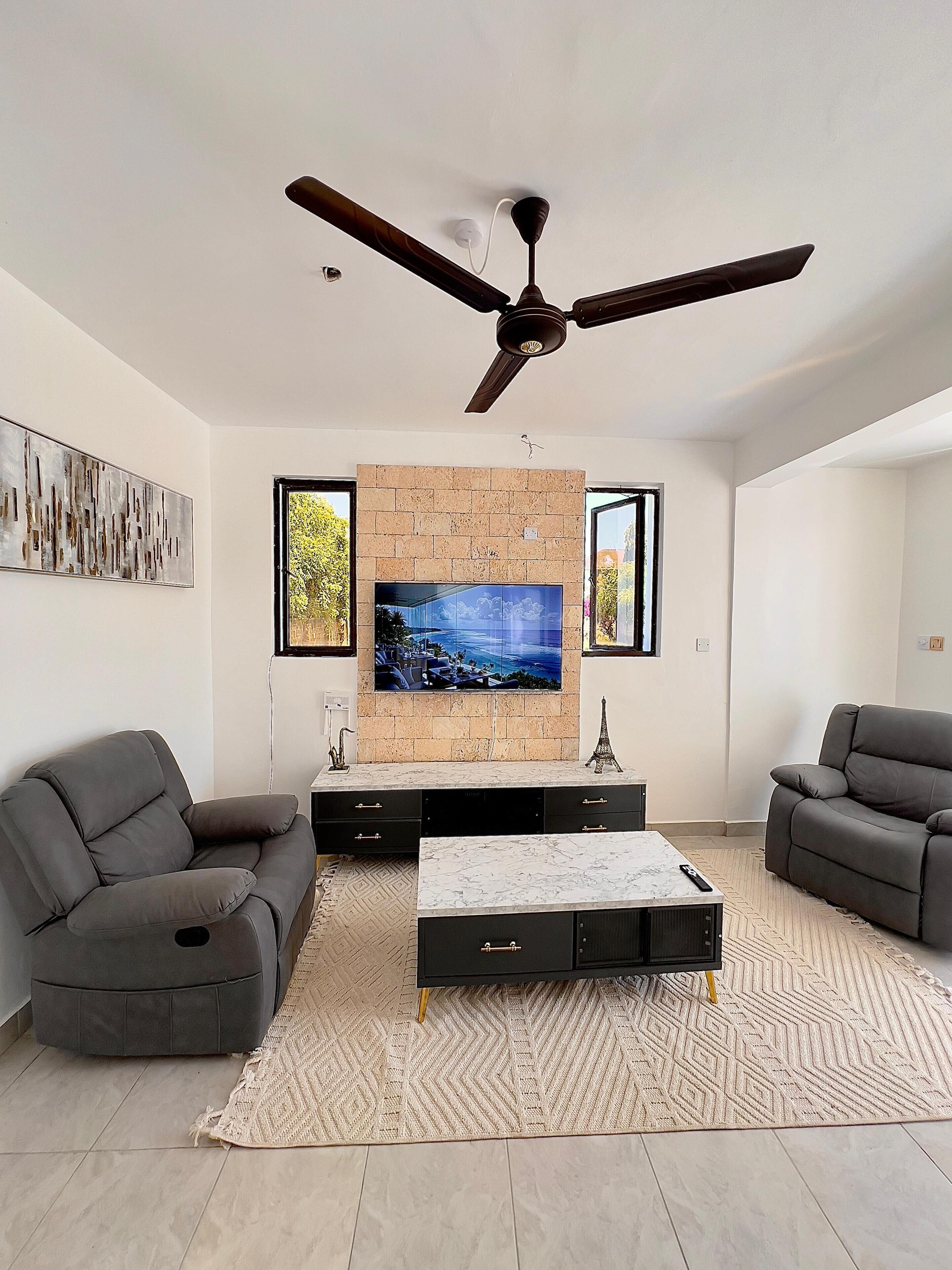 标准双人房 | 办公桌、笔记本电脑工作区、遮光窗帘、免费 WiFi