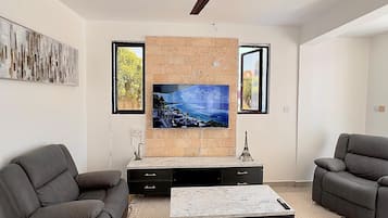 Standard Double Room | Desk, laptop workspace, blackout drapes, free WiFi