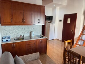 Apartment, Sea View | Private kitchen | Fridge - Villa Bushi (Ksamil)