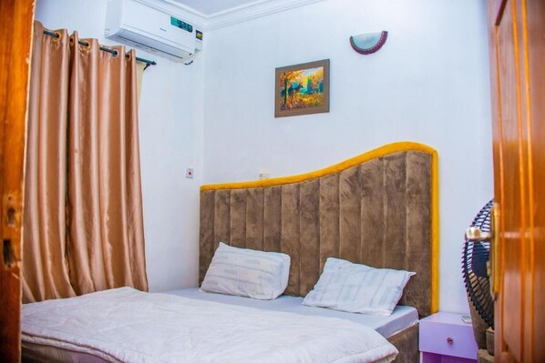 2 Schlafzimmer, Bügeleisen/Bügelbrett, WLAN, Bettwäsche