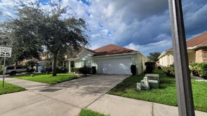 Talo, 4 makuuhuonetta | Ulkopuoli