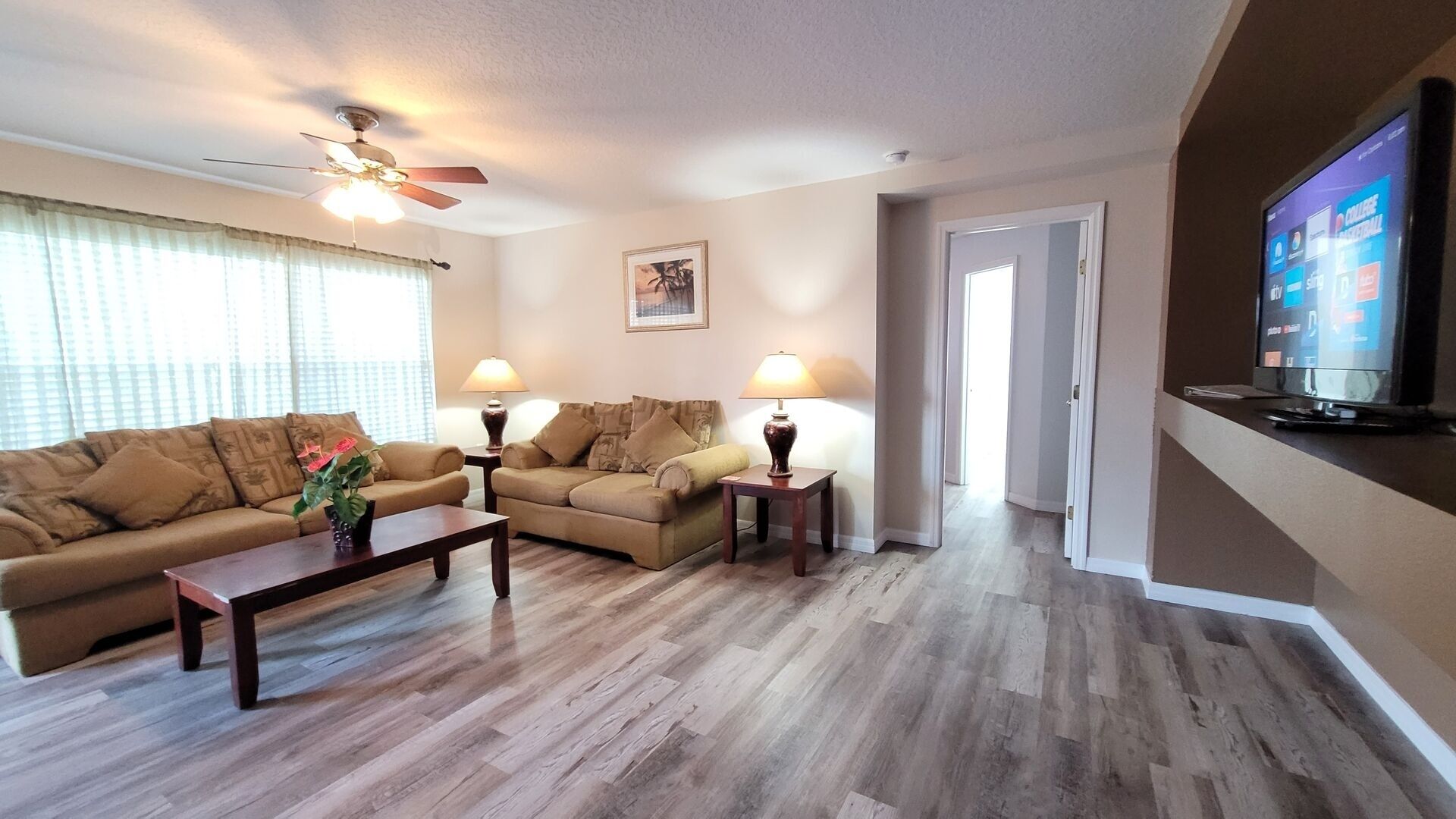 House, 4 Bedrooms | Living area