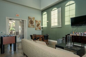 Condo, 3 quartos | Parte interna