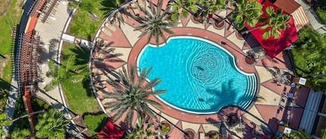 House, 6 Bedrooms | Pool