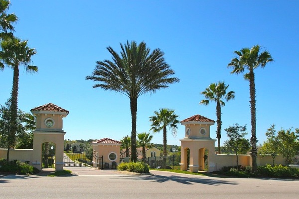 House, 4 Bedrooms | Property grounds