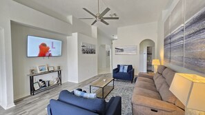 Maison, 4 chambres | Coin séjour