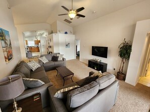 Living area - Sol826sc 4bed Solana Private Pool Home 4 Bedroom Home (Davenport)