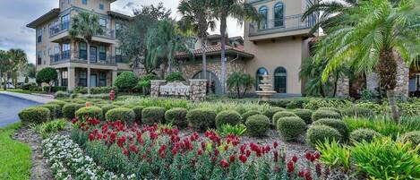 Condo, 3 Bedrooms | Property grounds