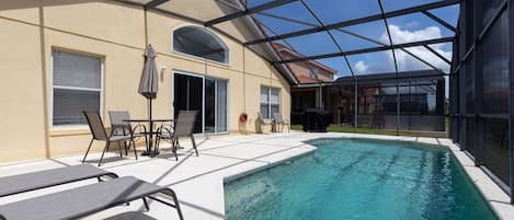 House, 4 Bedrooms | Pool