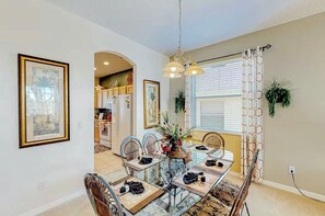 Casa, 5 habitaciones | Restaurantes