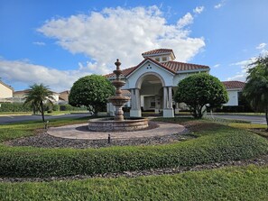 House, 4 Bedrooms | Property grounds - Th211bd Tuscan Hills 4 Bed 4 Bedroom Home (Davenport)