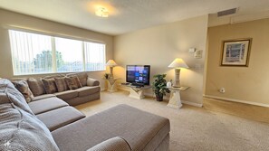 Living area - Cp938od 5 Bed Calabay Parc 5 Bedroom Home (Davenport)