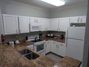 Private kitchen - Tr9203tt Tuscana Resort Orlando 2 Bedroom Condo (Davenport)