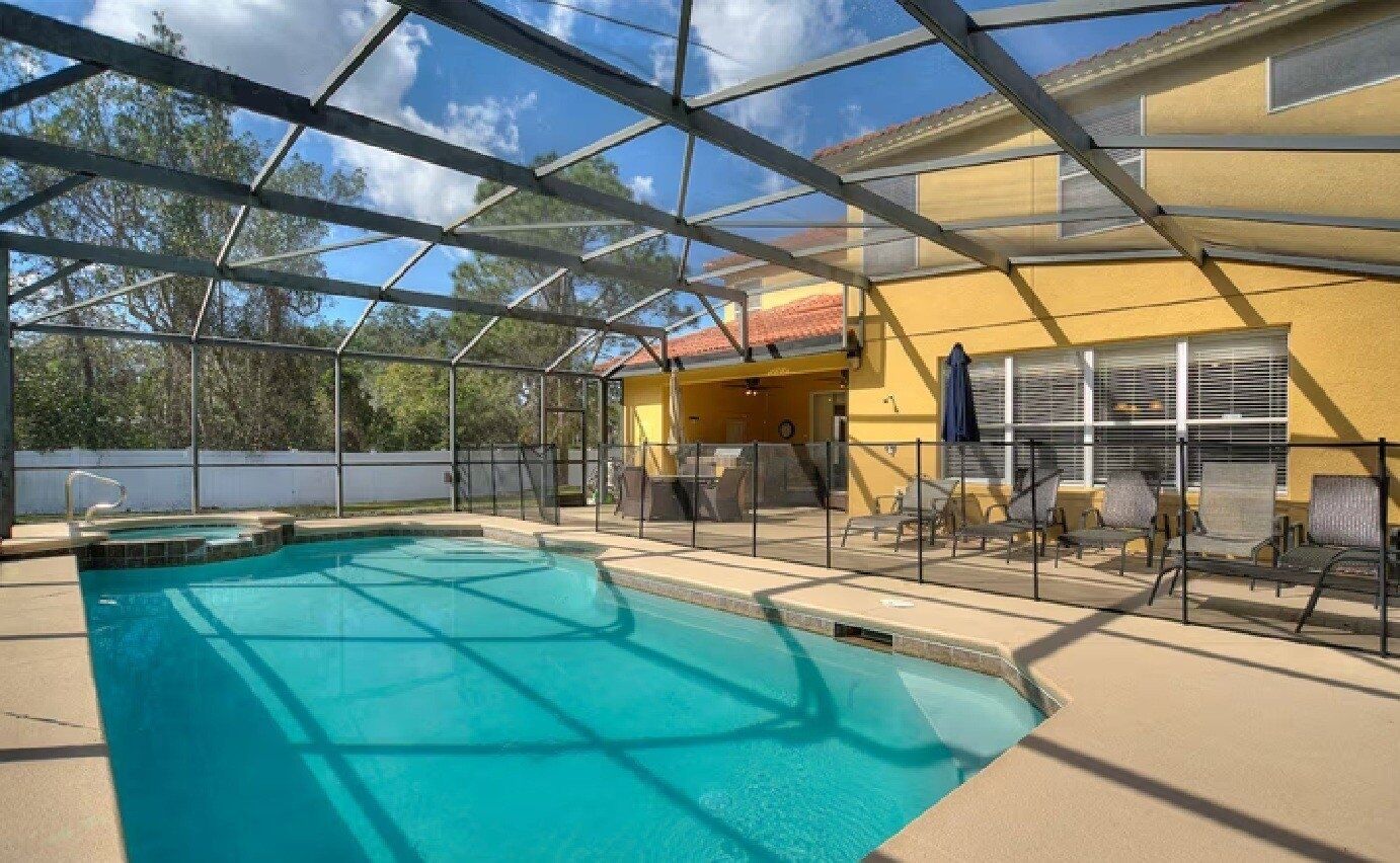 House, 5 Bedrooms | Pool