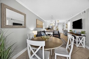 Dining - Coco Cabana - Monthly Rates Available! 2 Bedroom Condo (Hilton Head Island)