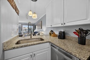 Condo, 2 Bedrooms | Interior