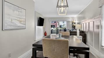 House, 2 Bedrooms | Dining