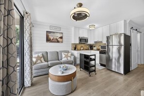 Condo, 1 Bedroom | Private kitchen - South End - 180 Sea Side Villas 1 Bedroom Condo (Hilton Head Island)