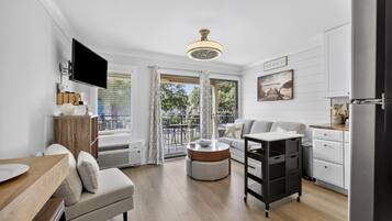 Condo, 1 Bedroom | Living area