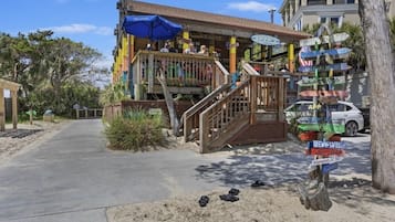 Condo, 2 Bedrooms | Exterior