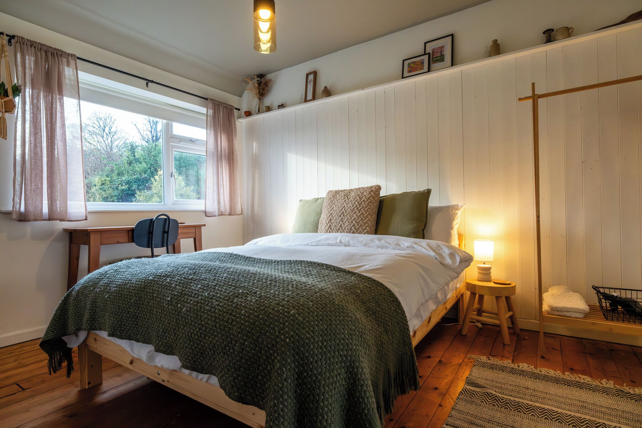 Iron/ironing board, free WiFi