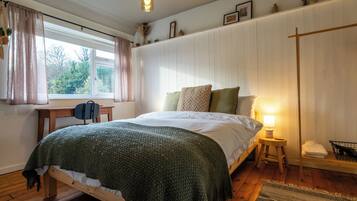 Iron/ironing board, free WiFi