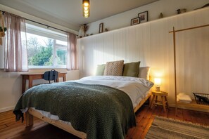 Iron/ironing board, free WiFi - Beautiful 2BD Cottage in Nailsworth (Nailsworth)