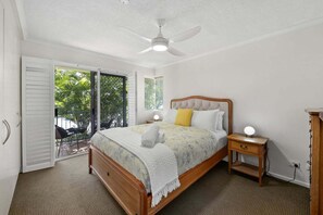 Iron/ironing board, travel cot, WiFi - Surf Side Buddina Escape (Sunshine Coast)