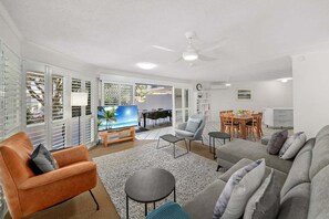 TV - Surf Side Buddina Escape (Sunshine Coast)