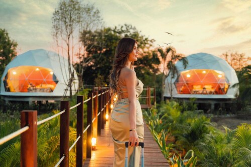 Starry Glamping Domes with Deck & Netbed