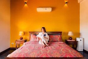 Schreibtisch, Bettwäsche