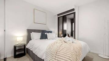 2 bedrooms, iron/ironing board, travel cot, free WiFi