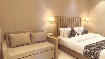 Royal Double Room | Individually furnished, desk, laptop workspace, free WiFi