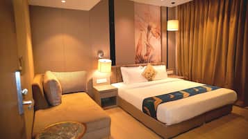 Habitación Premier doble | Mobiliario individual, escritorio, espacio para trabajar con un portátil