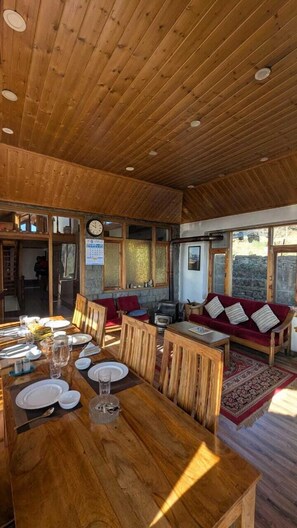 Restaurant - The Peak-Mystic Wilderness (Shimla)