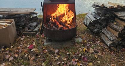 3 bedroom Lakeside house Moose Pond Denmark Maine.sunset views Pleasant Mountain