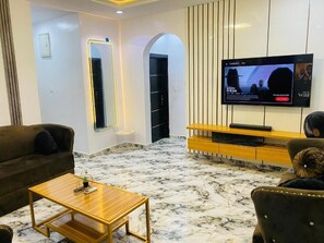 Interior - Lakefront 2-BR-Apt With 24Hrs Power + Starlink Wi-Fi (Lagos)