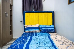2 chambres, fer et planche à repasser, Wi-Fi, draps fournis