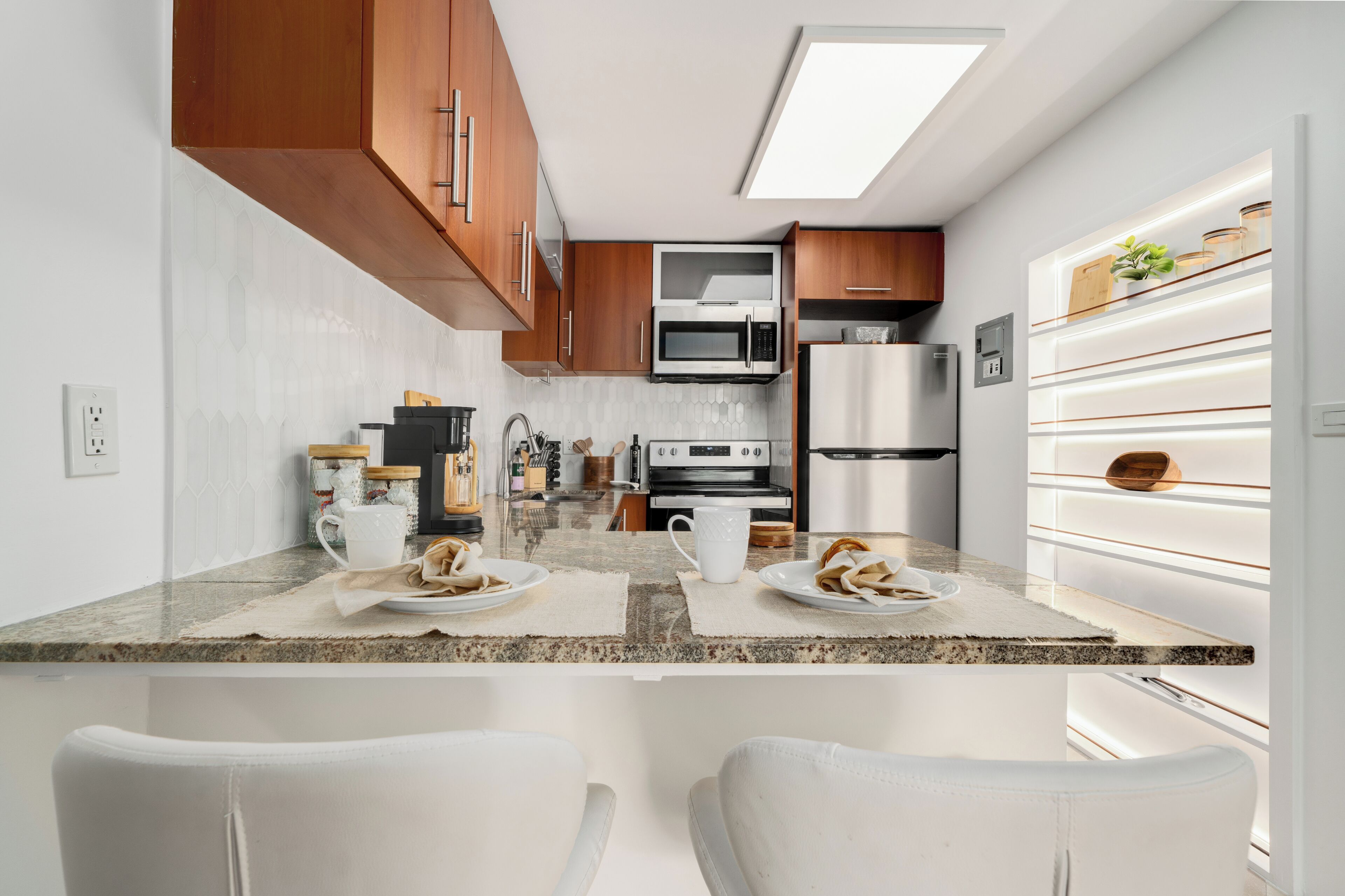 Microonde, forno, piano cottura, lavastoviglie