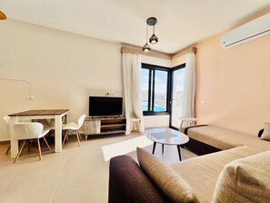 Chalet, 3 Schlafzimmer, Raucher, Balkon | Wohnzimmer