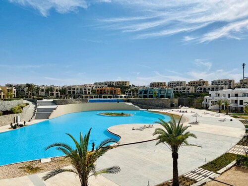 Modern 3BR Escape Panoramic Lagoon & Sea Views