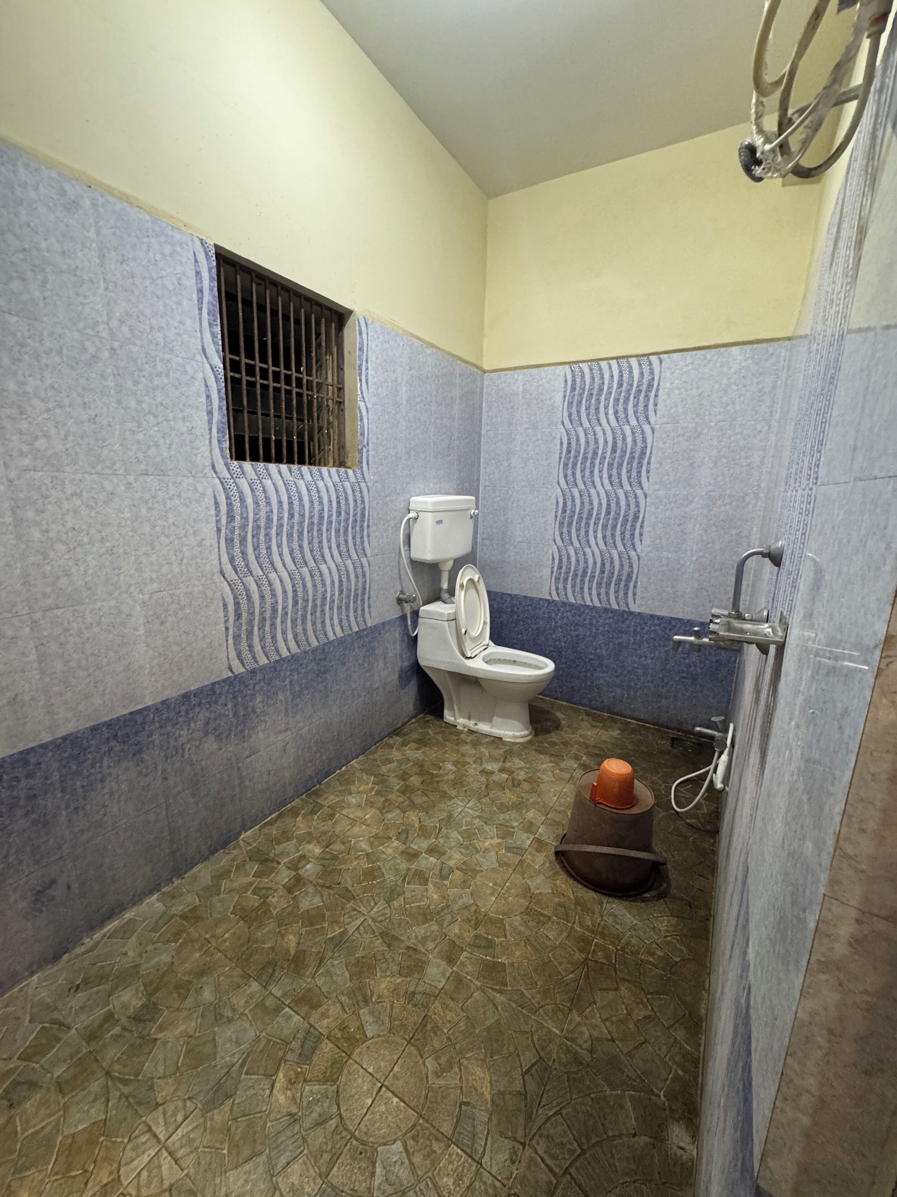 Standard Room | Bathroom | Shower, towels