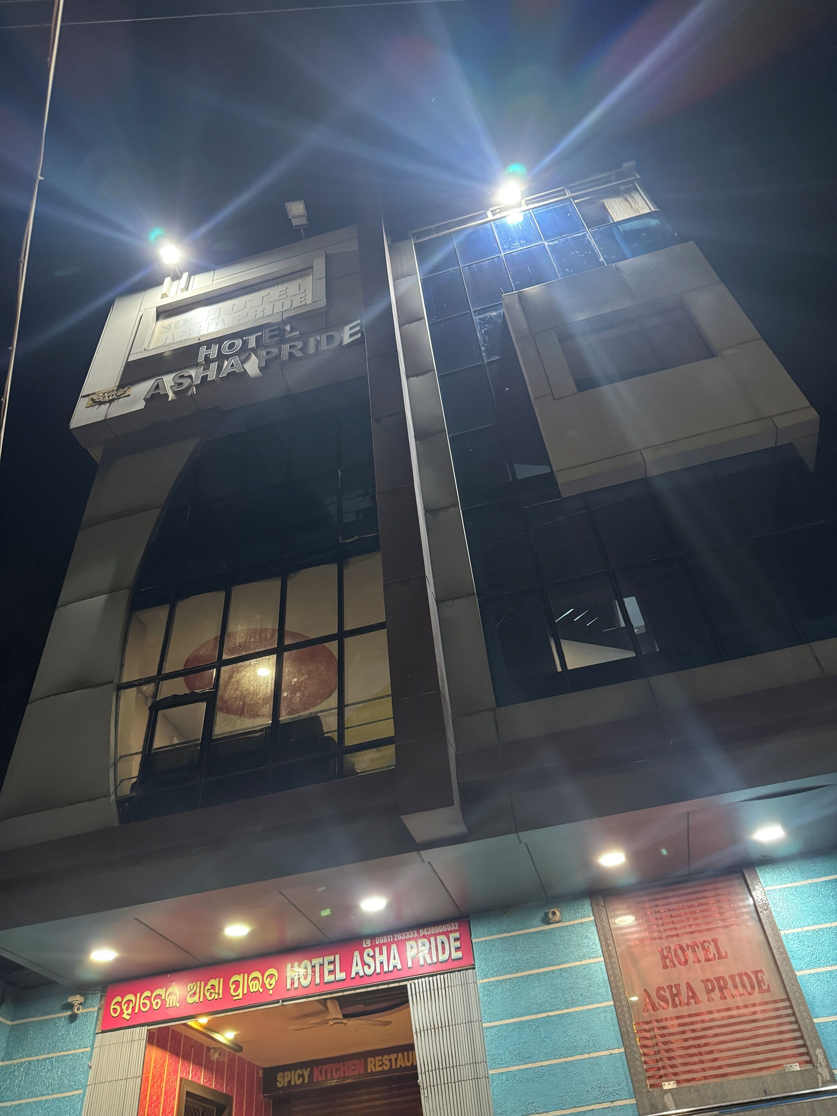 تفاصيل الفندق من الخارج