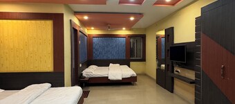 Hotel Asha Pride