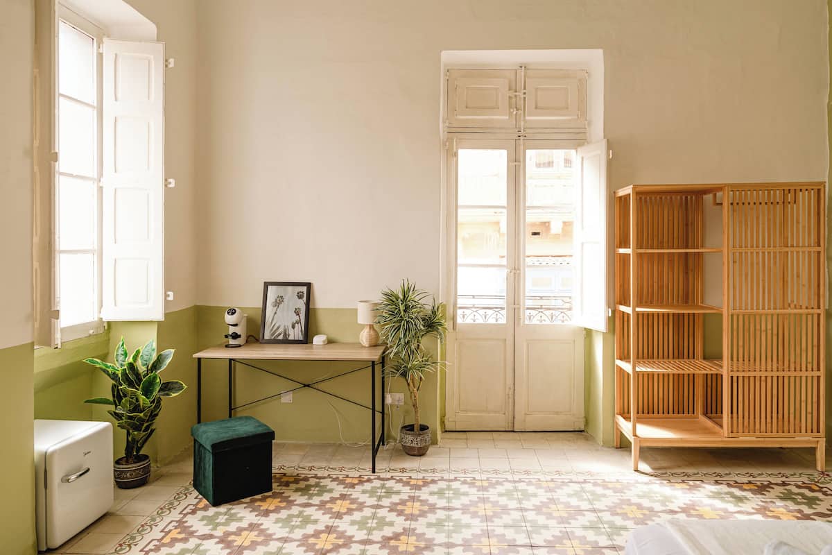 Deluxe dubbelrum | MörklÀggningsgardiner, strykjÀrn/strykbrÀda och gratis wi-fi