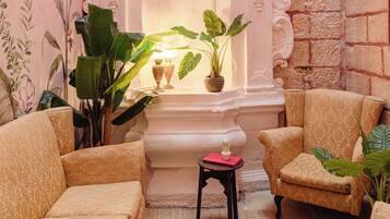 المنشأة من الداخل