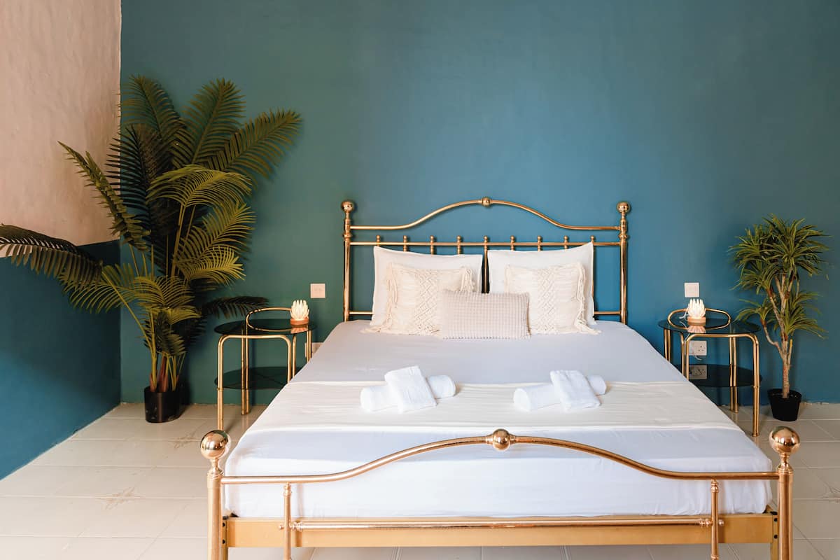 Luxury Double Room | Blackout drapes, iron/ironing board, free WiFi