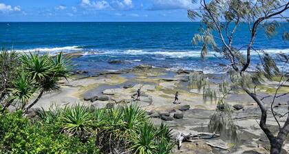 Salt & Sand – Ocean Views & Prime Location