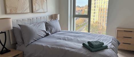 Skrivebord, wi-fi og sengetøy