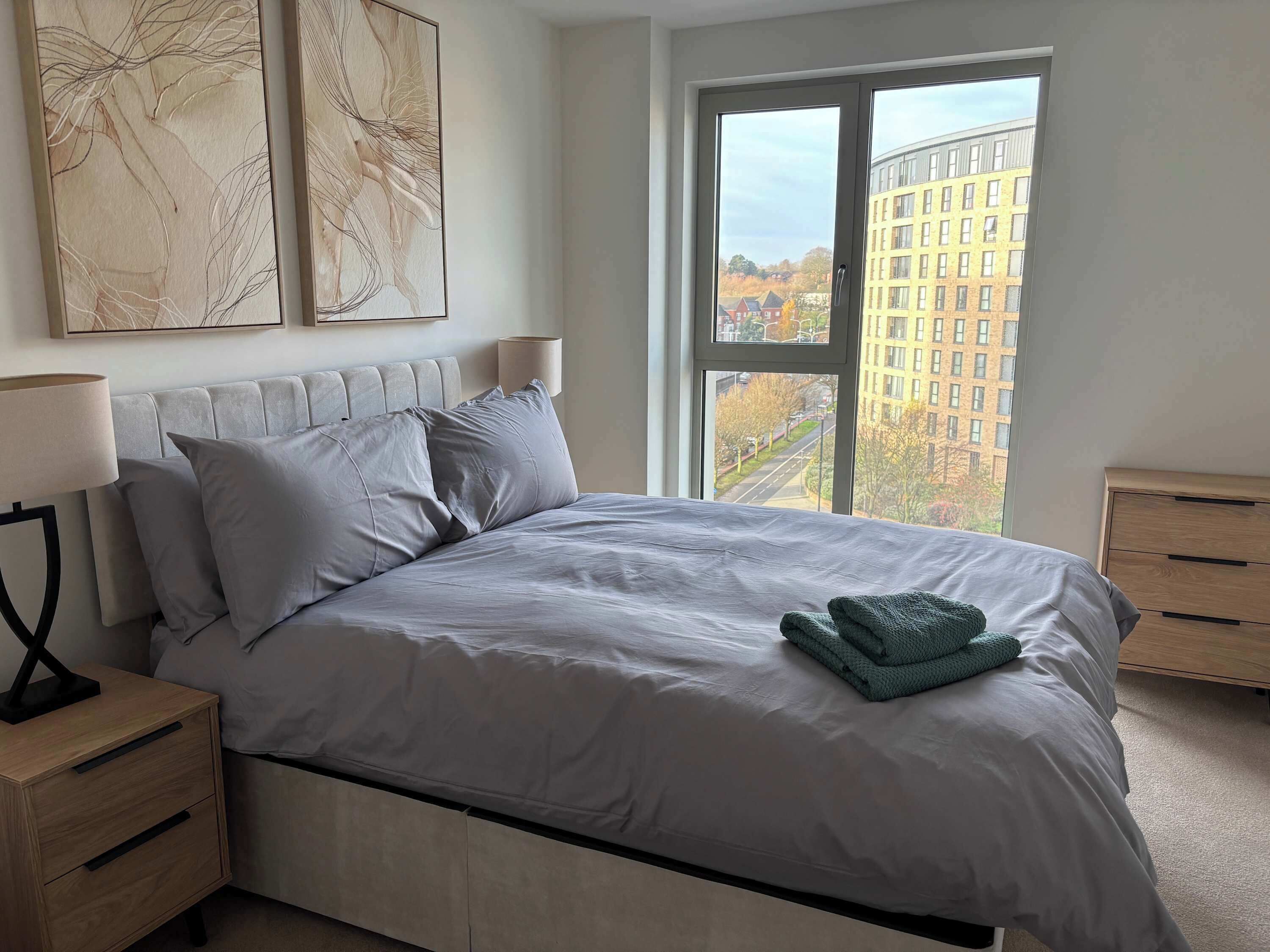 Desk, WiFi, bed sheets